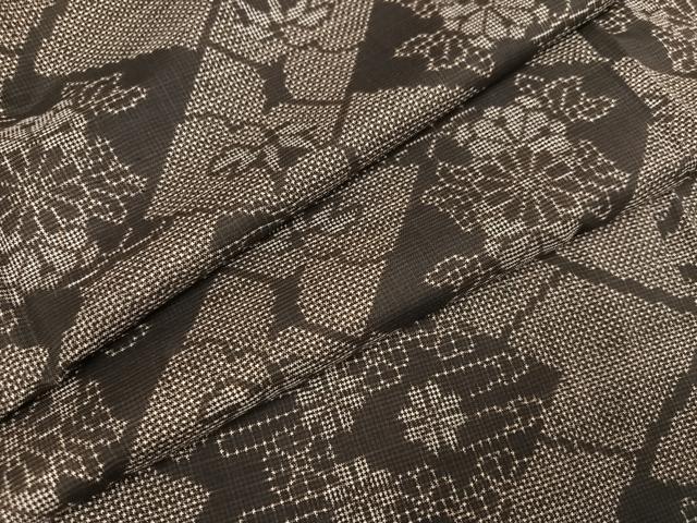 平和屋着物●本場大島紬　7マルキ　草花文　正絹　逸品　AABM2663ph