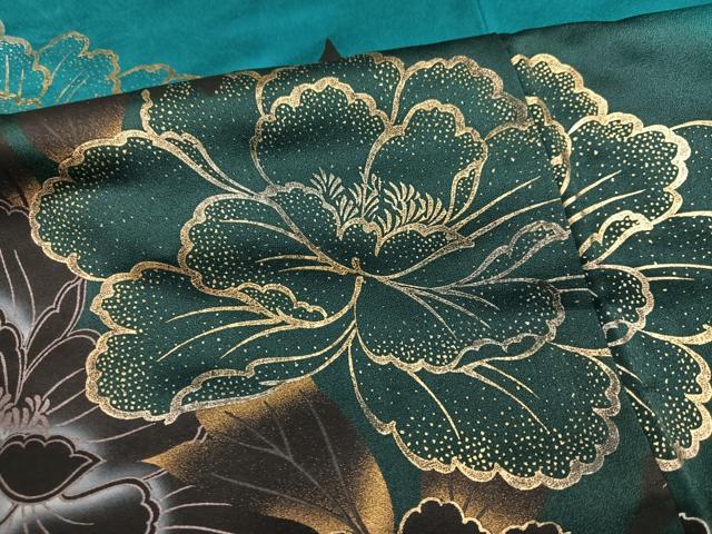 平和屋着物●豪華振袖　花蝶文　暈し染め　金彩　正絹　逸品　AABM2679ph