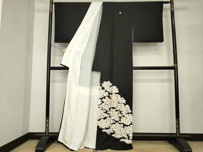 平和屋着物●豪華色留袖　作家物　駒刺繍　松　黒地　正絹　逸品　AABM3053ck