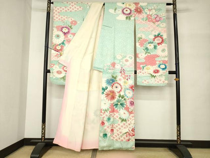 平和屋着物●豪華振袖　駒刺繍　草花文　金彩　正絹　逸品　AABM3080ck