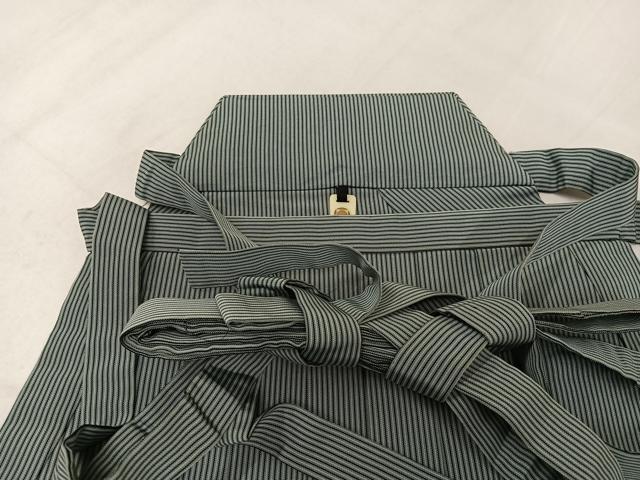 平和屋着物●男性　人間国宝　甲田栄佑　精好仙台平　馬乗り袴　縞　正絹　逸品　AABM3263ph