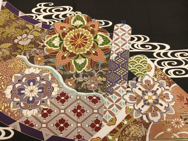 平和屋着物●豪華黒留袖　作家物　駒刺繍　流水花文　金彩　正絹　逸品　未使用　AABM3282ph