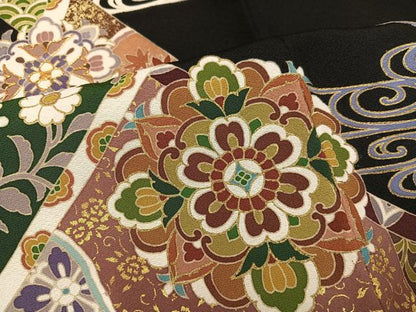 平和屋着物●豪華黒留袖　作家物　駒刺繍　流水花文　金彩　正絹　逸品　未使用　AABM3282ph