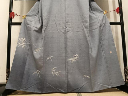 平和屋着物●訪問着　作家物　山口敬三　紬地　刺繍　ろうけつ染　雀　暈し染め　正絹　逸品　AABM3320ph