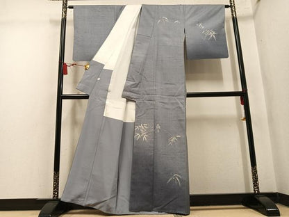 平和屋着物●訪問着　作家物　山口敬三　紬地　刺繍　ろうけつ染　雀　暈し染め　正絹　逸品　AABM3320ph