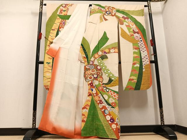 平和屋着物●豪華振袖　駒刺繍　束ね熨斗吉祥花文　金彩　正絹　逸品　AABM3328ph