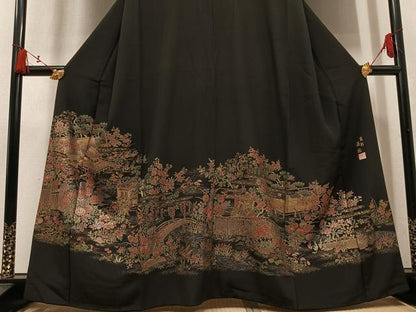 平和屋着物●豪華黒留袖　作家物　御所車風景草花文　金彩蒔絵　正絹　逸品　AABM3330ph