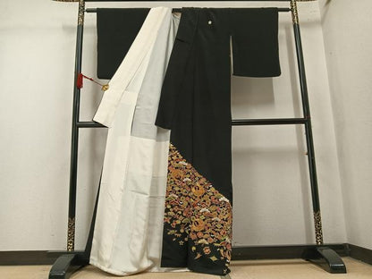 平和屋着物●豪華黒留袖　駒刺繍　群れ鶴宝づくし　金彩　正絹　逸品　AABM3358ph