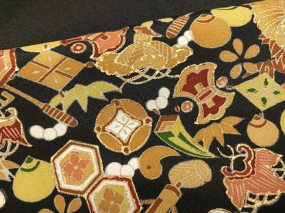 平和屋着物●豪華黒留袖　駒刺繍　群れ鶴宝づくし　金彩　正絹　逸品　AABM3358ph