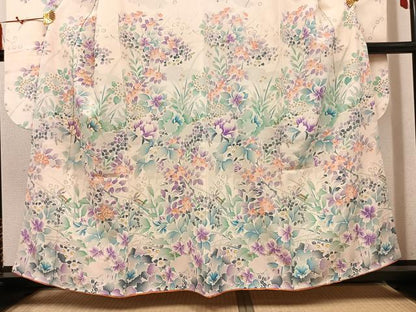 平和屋着物●豪華振袖　駒刺繍　草花文　金彩　正絹　逸品　AABM3373ph