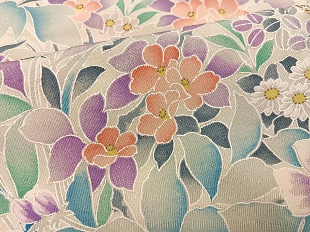 平和屋着物●豪華振袖　駒刺繍　草花文　金彩　正絹　逸品　AABM3373ph