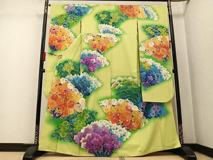 平和屋着物●豪華振袖　駒刺繍　草花宝尽くし　暈し染め　金彩　正絹　逸品　AABM3385ph