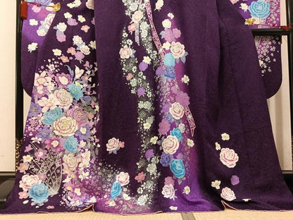 平和屋着物●豪華振袖　刺繍　舞花文　暈し染め　銀彩　銀通し地　ロング丈　正絹　逸品　AABM3393ph