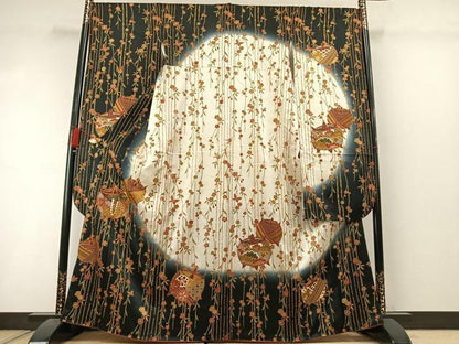 平和屋着物●豪華振袖　駒刺繍　糸巻花蝶文　暈し染め　金彩　正絹　逸品　AABM3685fy