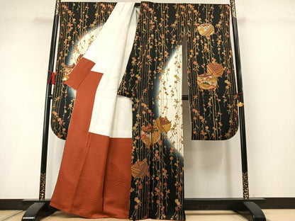 平和屋着物●豪華振袖　駒刺繍　糸巻花蝶文　暈し染め　金彩　正絹　逸品　AABM3685fy