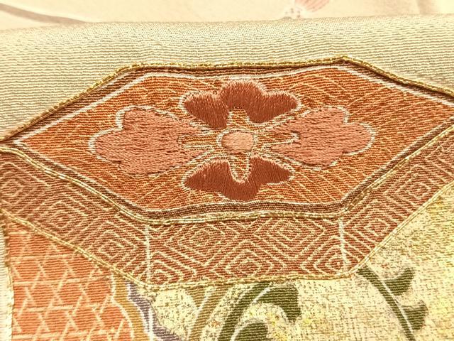 平和屋着物●豪華色留袖　駒刺繍　貝桶花文　金彩　正絹　逸品　AABM3702fy