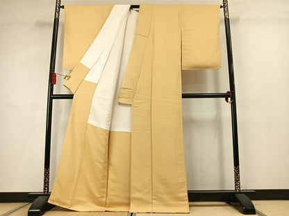 平和屋着物●上質な色無地　霞地紋　卵色　正絹　逸品　未使用　AABM3776fy