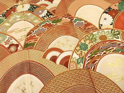平和屋着物●豪華振袖　駒刺繍　花蝶扇文　暈し染め　金彩　金通し地　正絹　逸品　AABM3844fy
