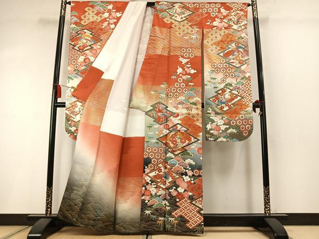平和屋着物●豪華振袖　駒刺繍　松竹梅　孔雀花文　暈し染め　金彩　正絹　逸品　AABM3860fy