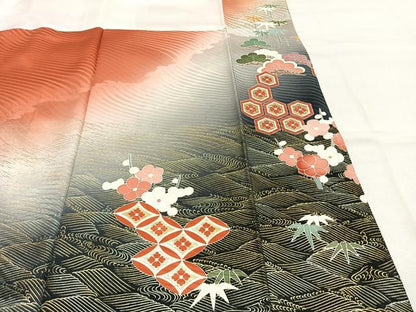 平和屋着物●豪華振袖　駒刺繍　松竹梅　孔雀花文　暈し染め　金彩　正絹　逸品　AABM3860fy