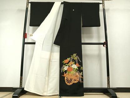 平和屋着物●銀座　志ま亀　黒留袖　駒刺繍　片輪車花文　金彩　たとう紙付き　正絹　逸品　AABM3891fy