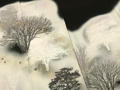 平和屋着物●日展作家　山本唯与志　レリーフ染　黒留袖　樹林文　暈し染め　金銀彩　正絹　逸品　AABM3895fy