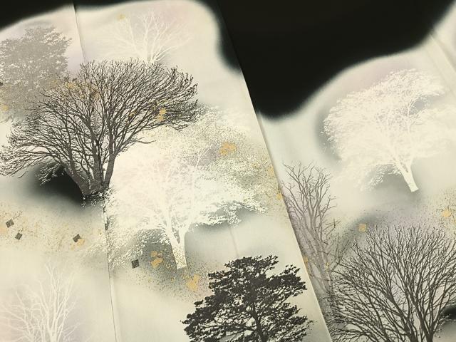 平和屋着物●日展作家　山本唯与志　レリーフ染　黒留袖　樹林文　暈し染め　金銀彩　正絹　逸品　AABM3895fy