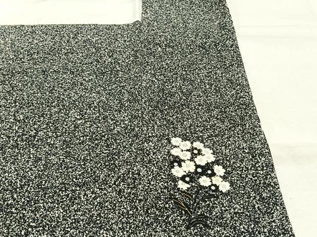 平和屋着物●訪問着　作家物　草花文　たたき染め　黒地　金彩　正絹　逸品　AABM3897fy