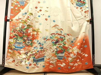 平和屋着物●豪華振袖　駒刺繍　松竹梅　草花陶器文　暈し染め　金彩　正絹　逸品　AABM3925fy