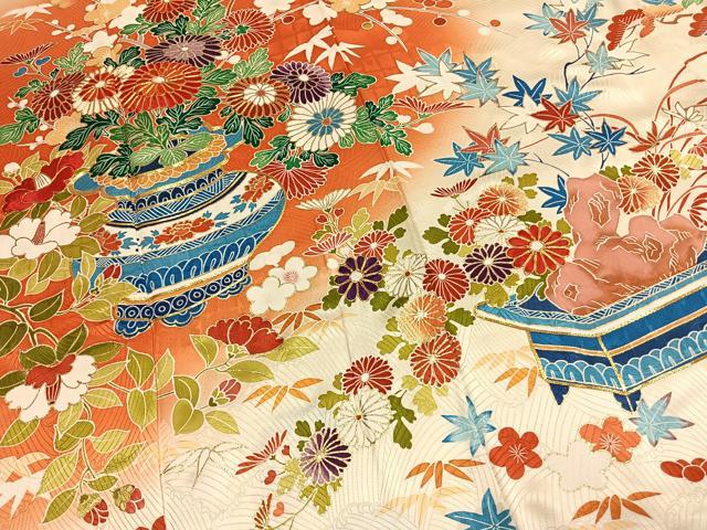 平和屋着物●豪華振袖　駒刺繍　松竹梅　草花陶器文　暈し染め　金彩　正絹　逸品　AABM3925fy