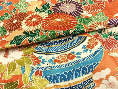 平和屋着物●豪華振袖　駒刺繍　松竹梅　草花陶器文　暈し染め　金彩　正絹　逸品　AABM3925fy