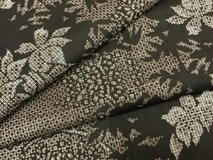 平和屋着物●本場大島紬　割り込み絣　草花文　正絹　逸品　AABM4004fy