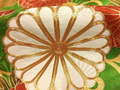 平和屋着物●豪華振袖　駒刺繍　花唐草文　金彩　金通し地　正絹　逸品　AABM4118fy