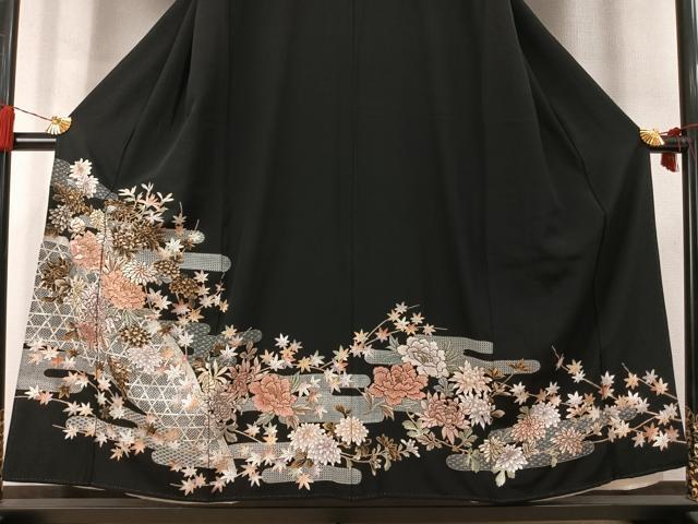 平和屋着物●豪華黒留袖　駒刺繍　草花文　金糸　金彩　正絹　逸品　AABM4176fy