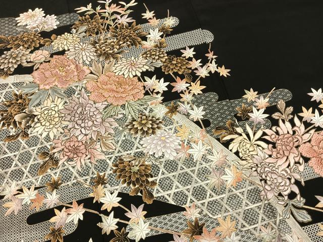 平和屋着物●豪華黒留袖　駒刺繍　草花文　金糸　金彩　正絹　逸品　AABM4176fy