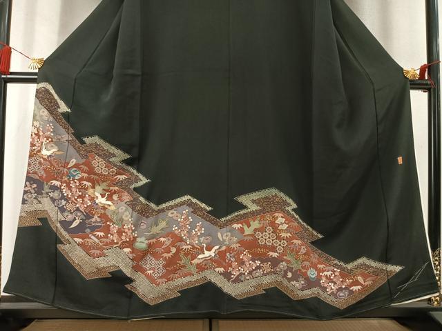 平和屋着物●豪華黒留袖　作家物　駒刺繍　飛鶴宝尽くし文様　金彩　正絹　逸品　AABM4196fy