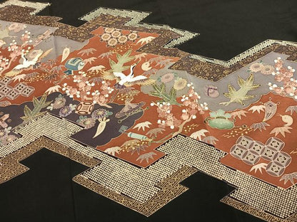 平和屋着物●豪華黒留袖　作家物　駒刺繍　飛鶴宝尽くし文様　金彩　正絹　逸品　AABM4196fy