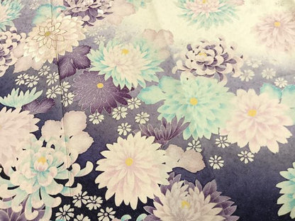 平和屋着物●豪華振袖　刺繍　草花文　暈し染め　金糸　銀通し地　正絹　逸品　AABM4228fy