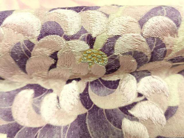 平和屋着物●豪華振袖　刺繍　草花文　暈し染め　金糸　銀通し地　正絹　逸品　AABM4228fy