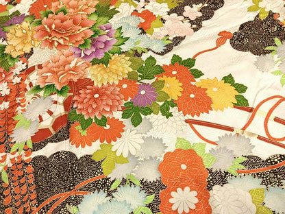 平和屋着物●豪華振袖　駒刺繍　片輪車花文　金彩　正絹　逸品　AABM4238fy