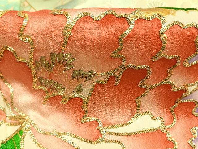 平和屋着物●豪華振袖　駒刺繍　地紙重ね花文　金彩　正絹　逸品　AABM4257fy