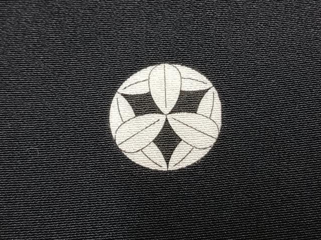 平和屋着物●豪華黒留袖　駒刺繍　松　金銀彩　正絹　逸品　未使用　AABM4261fy