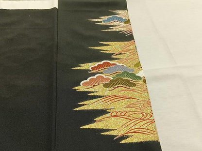 平和屋着物●豪華黒留袖　駒刺繍　松　金銀彩　正絹　逸品　未使用　AABM4261fy