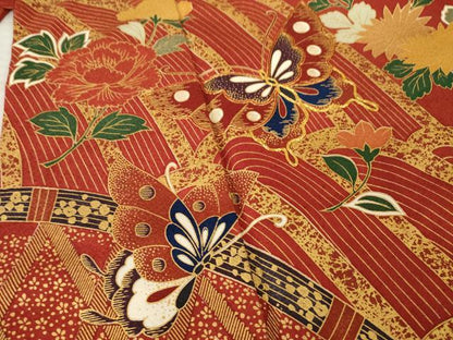 平和屋着物●豪華振袖　駒刺繍　花蝶文　金彩　正絹　逸品　AABM4316ck