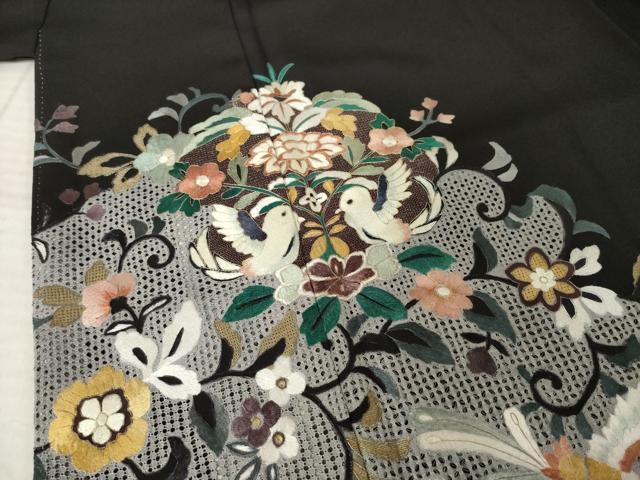 平和屋着物●中国三大刺繍　汕頭刺繍　スワトウ刺繍　総刺繍　黒留袖　向い鳥花文　金糸　ロング丈　正絹　逸品　AABM4351ck