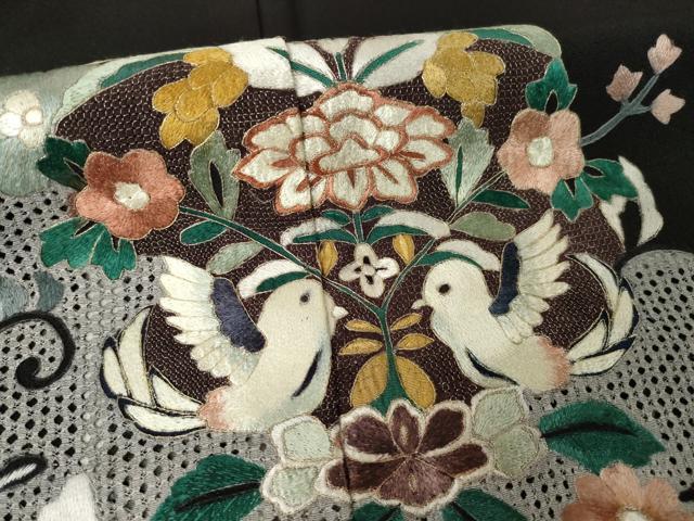 平和屋着物●中国三大刺繍　汕頭刺繍　スワトウ刺繍　総刺繍　黒留袖　向い鳥花文　金糸　ロング丈　正絹　逸品　AABM4351ck