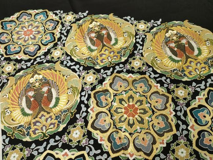 平和屋着物●中国三大刺繍　相良刺繍　黒留袖　作家物　駒刺繍　向い鳥花文　金彩　正絹　逸品　AABM4383ck