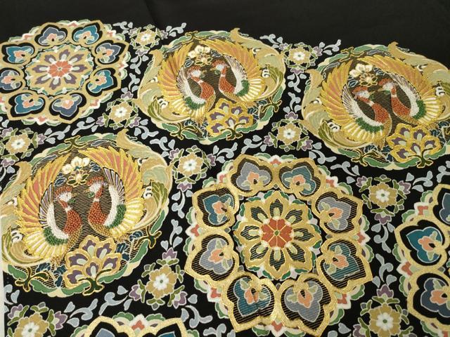 平和屋着物●中国三大刺繍　相良刺繍　黒留袖　作家物　駒刺繍　向い鳥花文　金彩　正絹　逸品　AABM4383ck