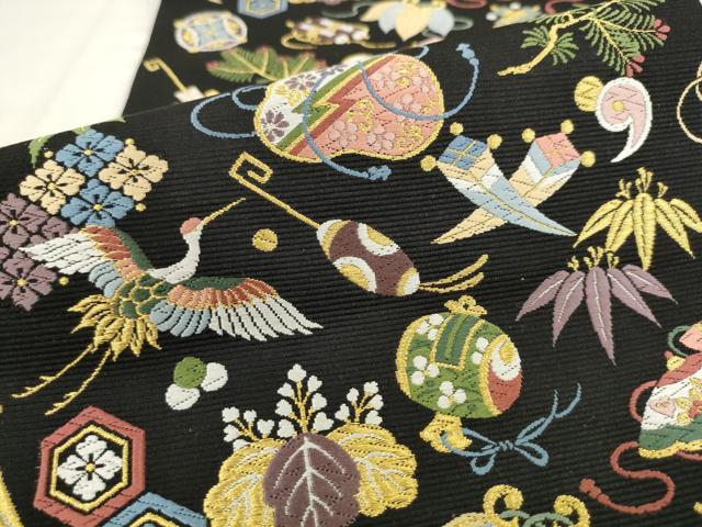 平和屋着物●西陣の老舗　1782年創業　山下織物　六通柄袋帯　唐織　招福宝尽くし　黒地　金糸　正絹　逸品　AABM4730pf