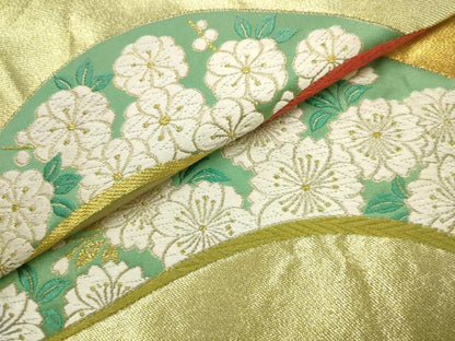 平和屋着物●西陣織　天平初年創始の京の老舗　洛陽織物　六通柄袋帯　唐織　山路桜菊文　金糸　正絹　逸品　AABM4802pf